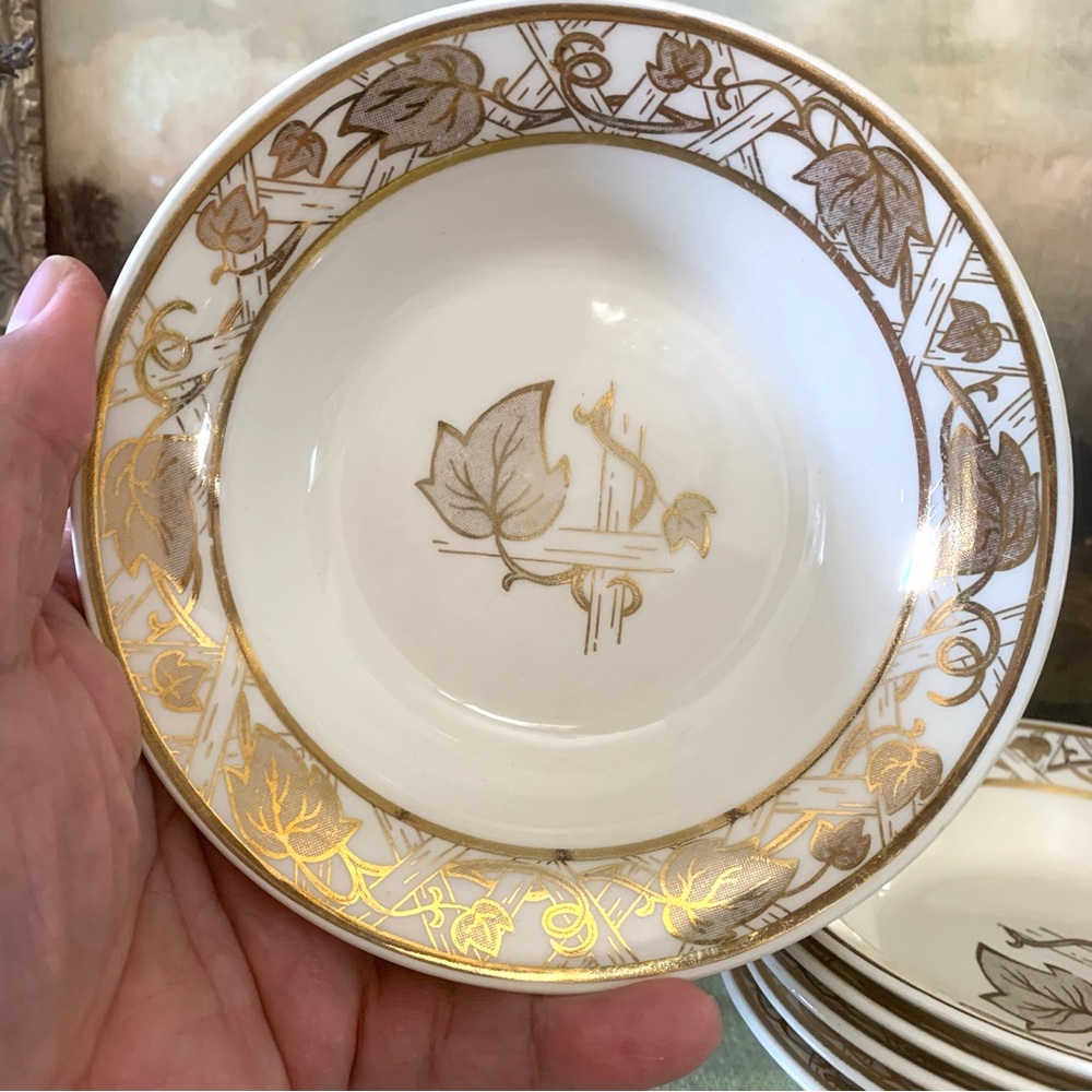 Vintage Golden Trellis Royal China bowls set of 6 
22K Gold accents